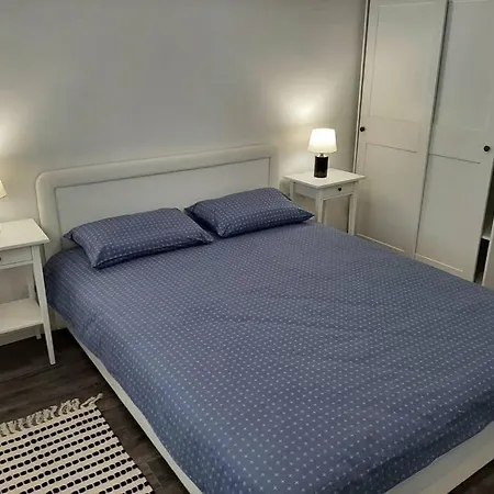 Isla With Heated Pool,center, Near The Appartement