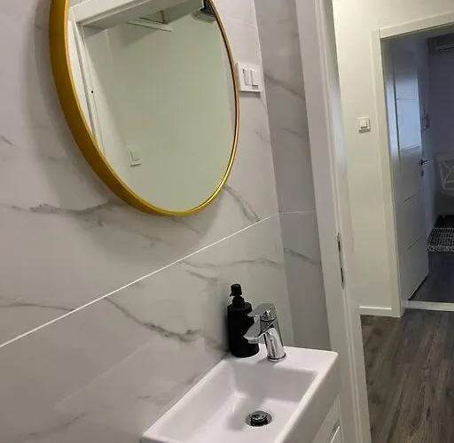 Appartement Isla With Heated Pool,center, Near The Preko