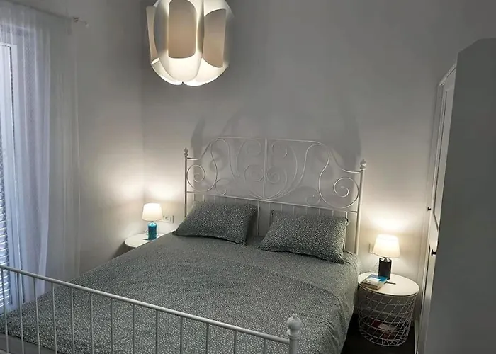 Isla With Heated Pool,center, Near The Appartement